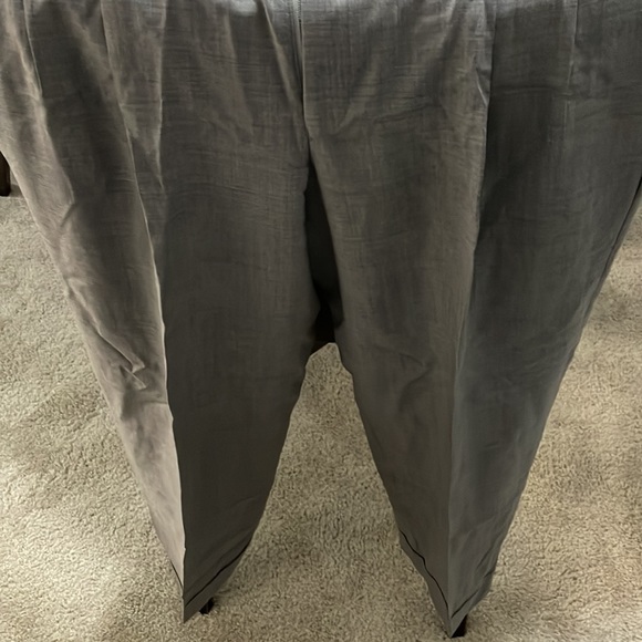 Dress pants $15 - Picture 2 of 4